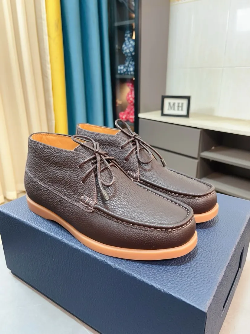 Men's shoes 💰600🌹🌹【UGG】✨The most popular series, a must-have for stylish men 😱The latest limited edition at the counter🍃Top export foreign trade order, counter packaging. Designed with high-end textured matte cowhide➕The simulated wool is beautiful, and the collar surface presents a clear texture, which is friendly without losing the foundation. 👀 Casual roll rope lace-up style✨Thick stitching to reinforce the sole, natural rubber sole🍎The collar makes walking more comfortable and relaxed. 38_44 code